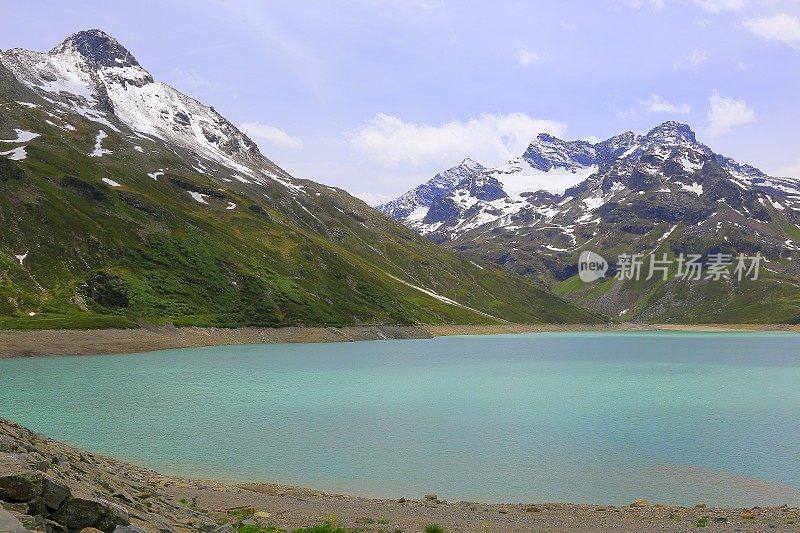 Piz Linard，绿松石湖大坝和雄伟的Silvretta南蒂罗尔雪峰山脉全景和田园诗Vorarlberg，蒂罗尔山谷，奥地利